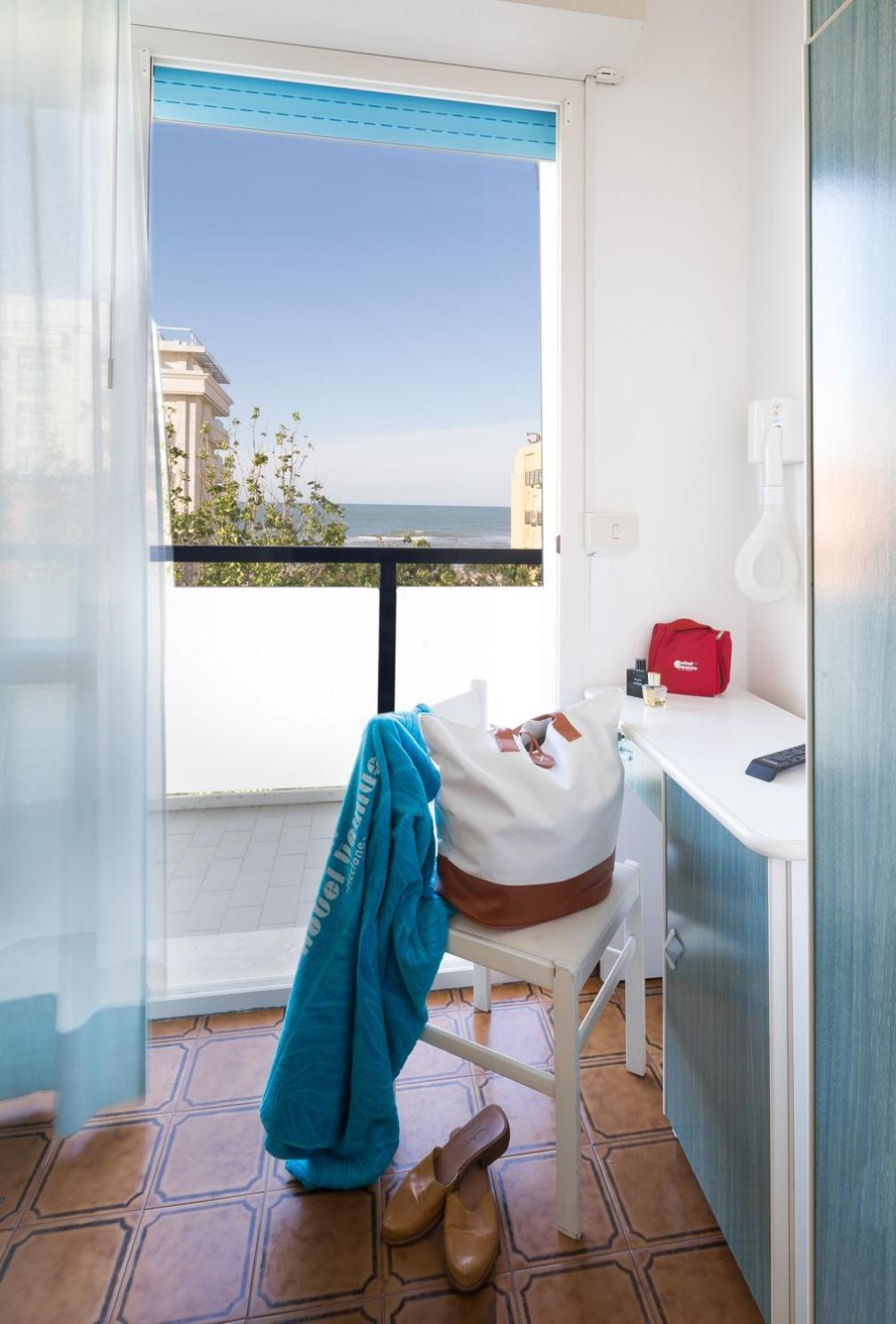 Hotel Taunus - Vista Mare Ричоне Екстериор снимка