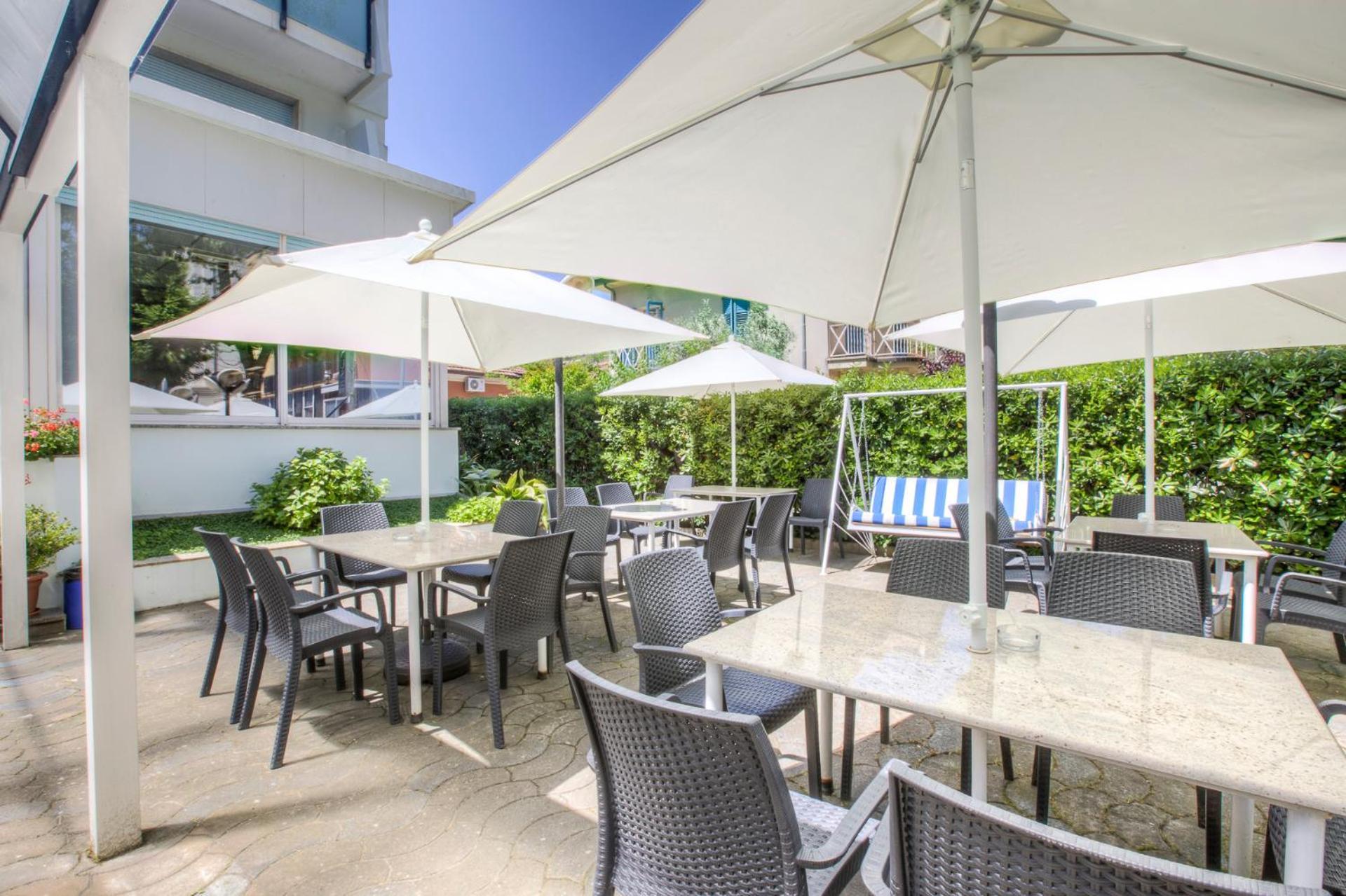 Hotel Taunus - Vista Mare Ричоне Екстериор снимка