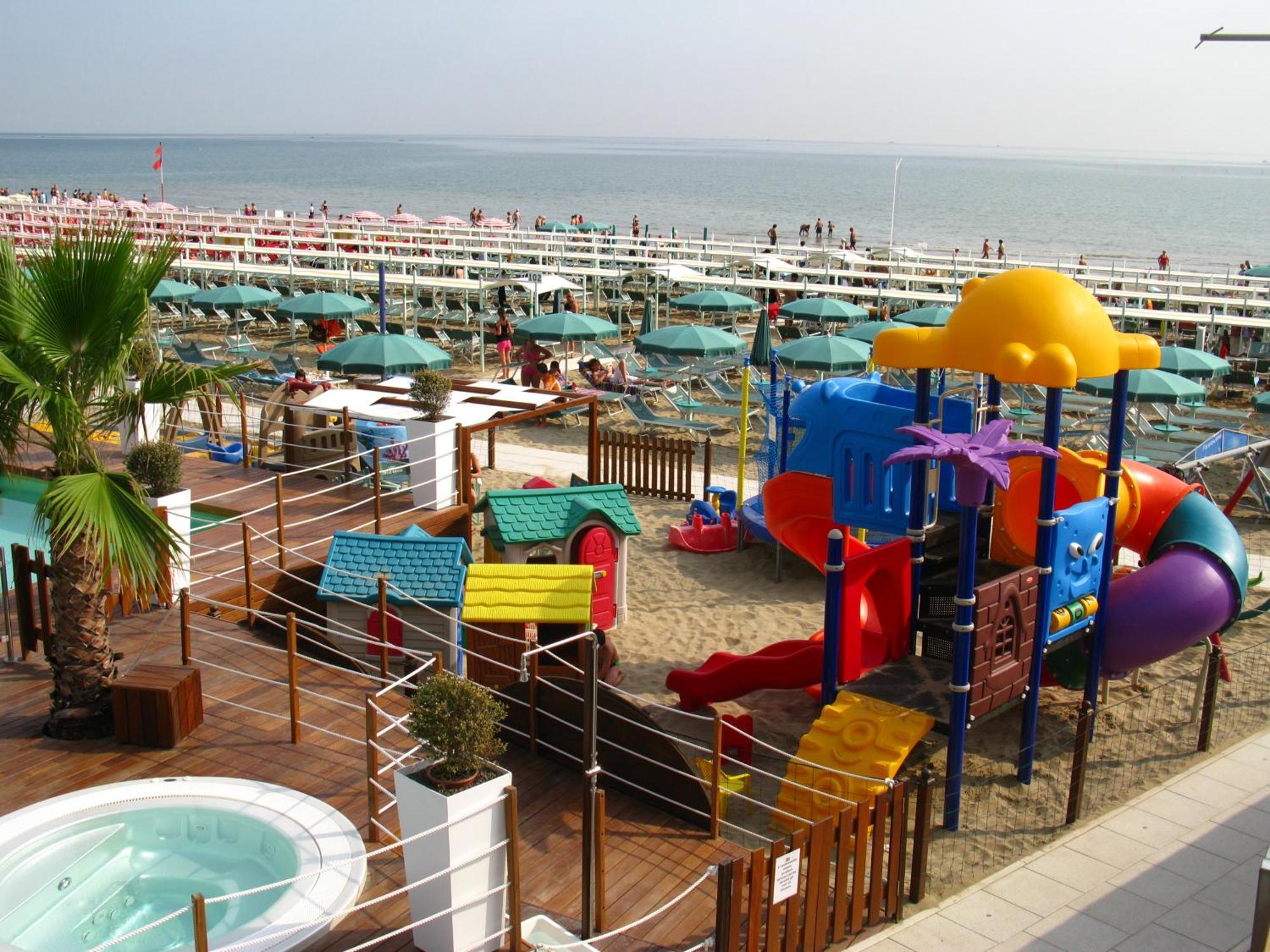 Hotel Taunus - Vista Mare Ричоне Екстериор снимка